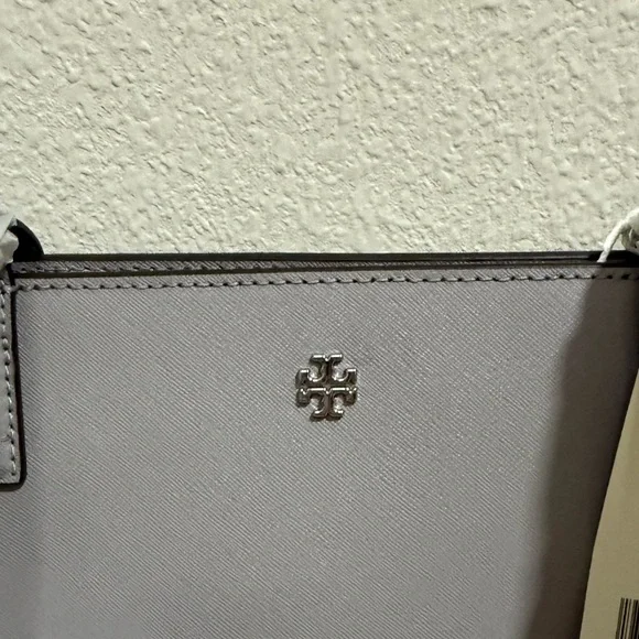 HP 3.28!! NWT Tory Burch Small Leather Tote with Crossbody Strap in Bay Gray - Picture 3 of 14